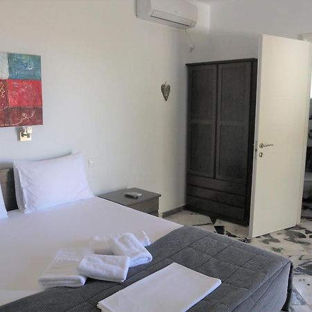 Anna'S Place Rooms Irakleia  Exterior photo