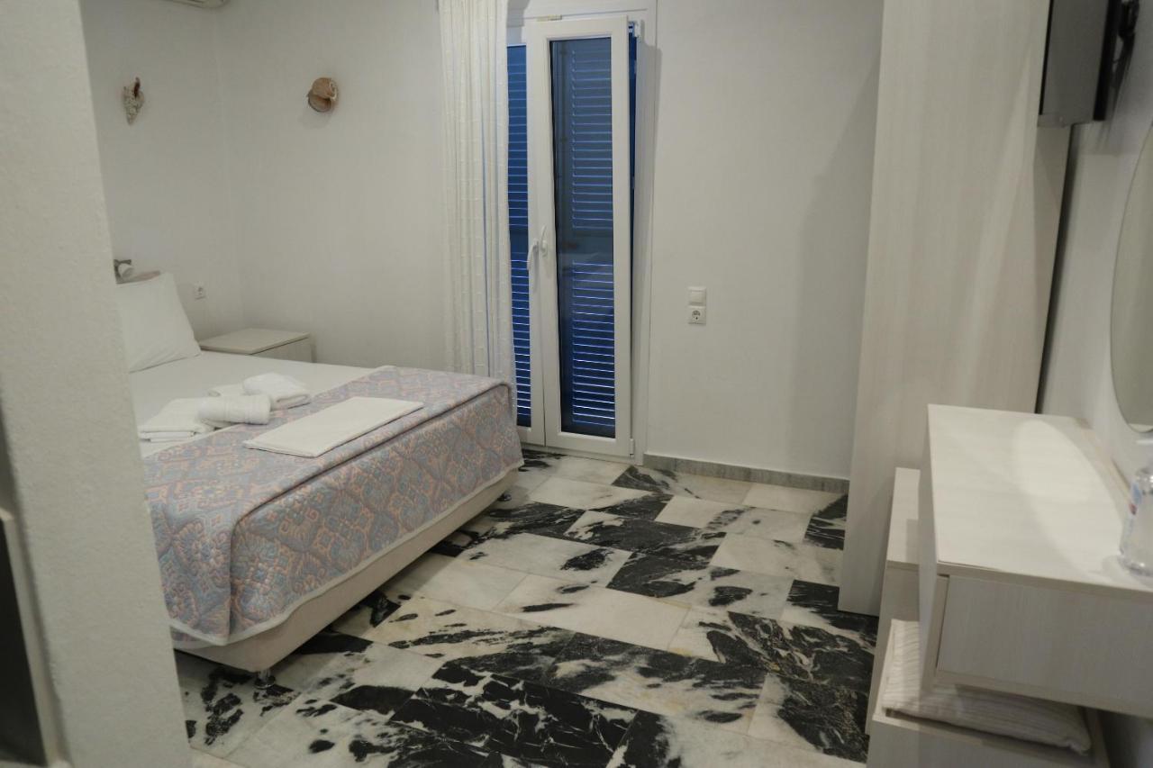 Anna'S Place Rooms Irakleia  Exterior photo