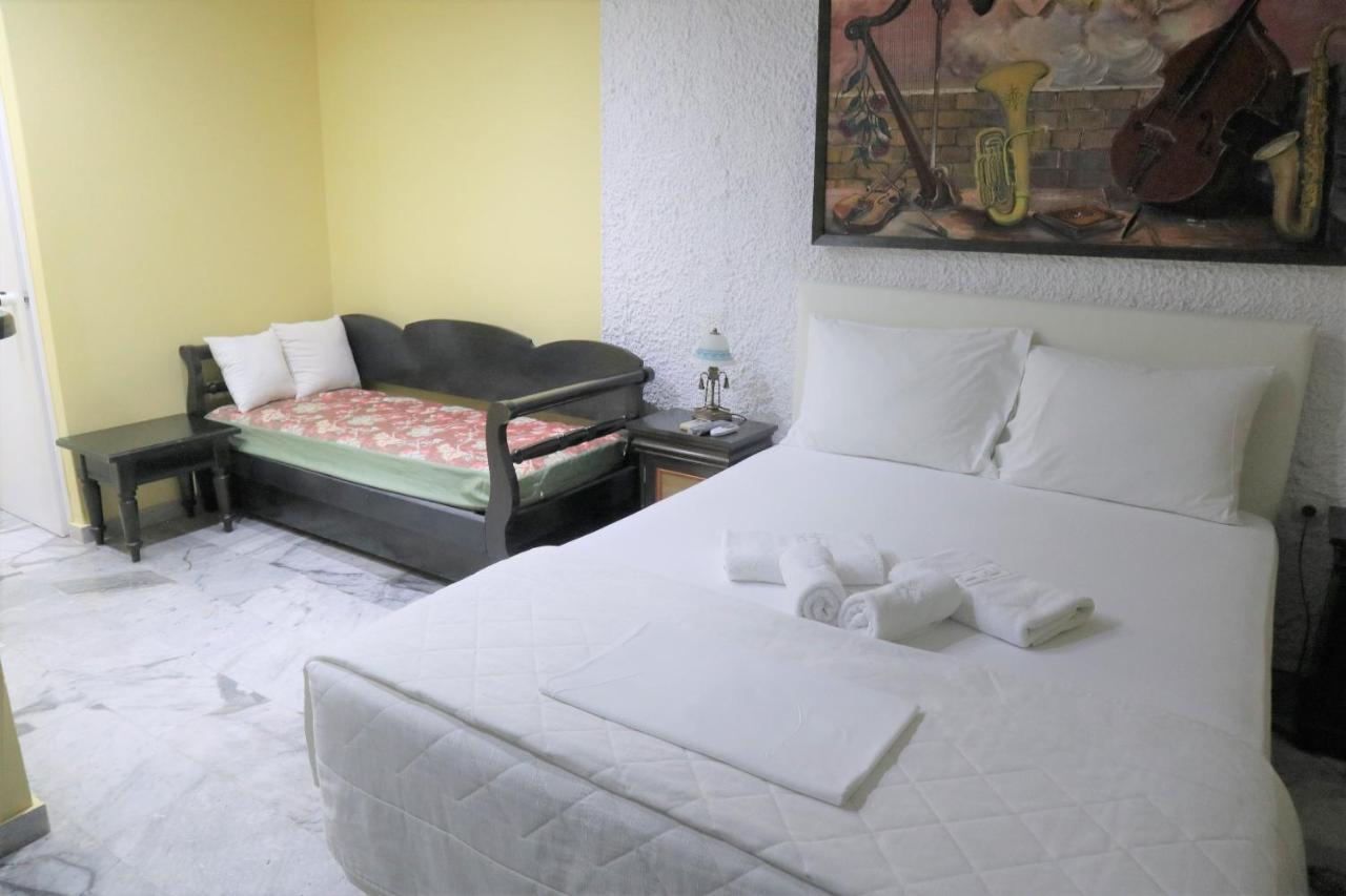 Anna'S Place Rooms Irakleia  Exterior photo