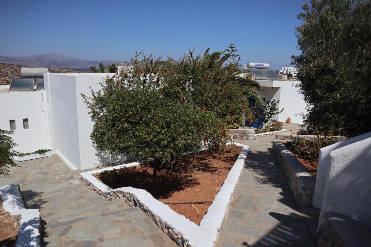 Anna'S Place Rooms Irakleia  Exterior photo
