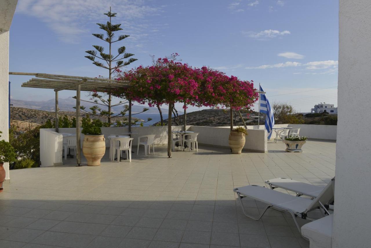 Anna'S Place Rooms Irakleia  Exterior photo